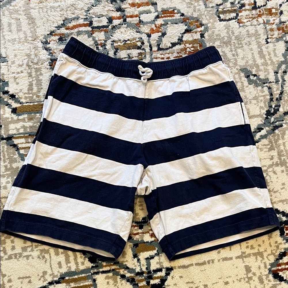 Uniqlo Navy and White Striped Men's Shorts